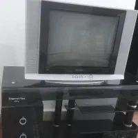 تلویزیون و میز ال سی دی