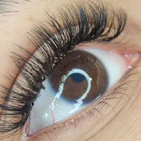 اکستنشن و لیفت مژه