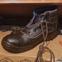 کفش چرم ایمنی|کیف، کفش، کمربند|شاهین‌شهر, حافظ جنوبی|دیوار