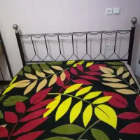 تخت دونفره به همراه میز آرایش