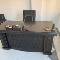 میز مدیریت و کنفرانس