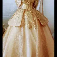 سه تا لباس وحنا بندان به فروش میرسد