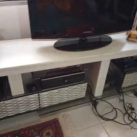 میز زیر تلویزیون