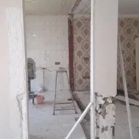 انجام کار گچ کاری،و خورده کاری