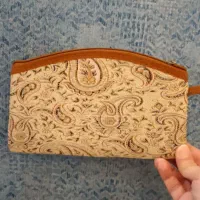 آرایشی و جامدادی|کیف، کفش، کمربند|رشت, حمیدیان|دیوار