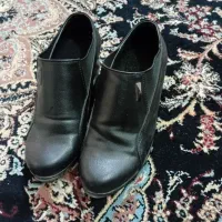 کفش|کیف، کفش، کمربند|زابل, |دیوار