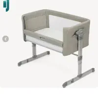 تخت کنار مادر