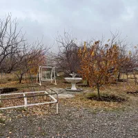 سرایداری و کارگری  در باغ