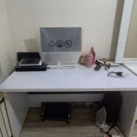 میز کامپیوتر در حد نو. اداری و خانگی