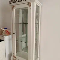 ویترین کشو دار