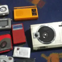 تعدادی وسایل قدیمی همگی یجا