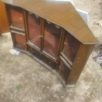 کمد چوبی و میز کارکرده