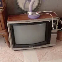 تلوزیون چوبی قدیمی