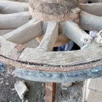 چرخ گاری بزرگ قدیمی