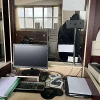 تعدادی لوازم اداری به همراه کانتر (باجه)