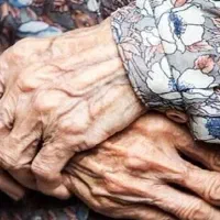 پرستار دلسوز برای مادر