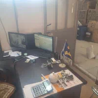 همکار خانوم منشی دفتر دار آشنا به کامپیوتر