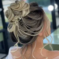 مدل رایگان برای انجام شینیون