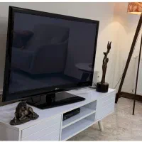 تلویزیون ۴۲ اینچ ال جی ( اصل) و میز تی وی