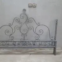 تخت خواب دو نفره فرفوژه با تشک و کف تخت فلزی