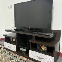 تلویزیون ۴۲ اینچ LG و زیر تلویزیون