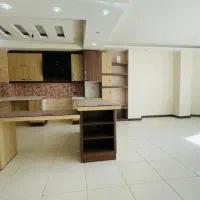 **آپارتمان۱۱۰متری۲خواب ۱۰سال ساخت تمیز خ مبارزان**