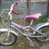 دوچرخه نیاز به تعمیر بچه گانه