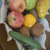 چند عدد میوه مصنوعی خارجی