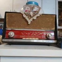سلام یک عدد رادیو قدیمی