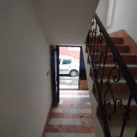 ساختمان۲طبقه درباسمنج مناسب ۲خانواده بهترین لوکیشن