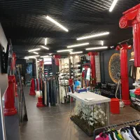 فروشنده خانم یا اقا