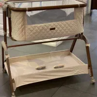 تخت کنار مادر دستی