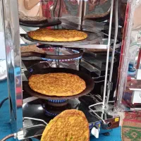 مرغ بریانی و نان برشته پز