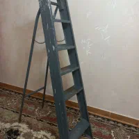 نردبان آهنی تاشو