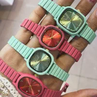 ساعت های استیل رنگی مناسب روز زن