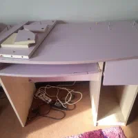 میز تحریر|میز تحریر و کامپیوتر|اندیشه, اندیشه فاز ۳|دیوار