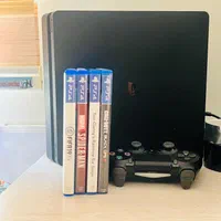 PS4 slim 1tra+یک دسته+ چهار تا بازی|کنسول، بازی ویدئویی و آنلاین|تهران, ونک|دیوار