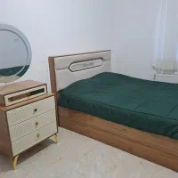 تخت خواب دو نفره بهمراه میز آرایش