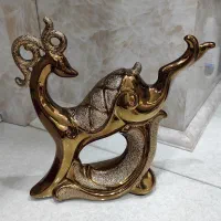 مجسمه گوزن و طاووس