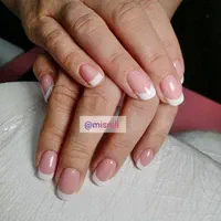 خدمات حرفه ای ناخن(میبد)