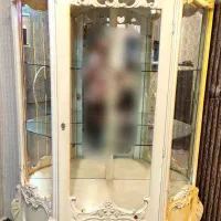 ویترین چوبی سفید