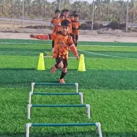 مانع،تجهیزات فوتبال،نیزه چمنی،قیف،خمره