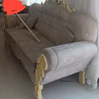 مبلمان  و ساعت ایستاده