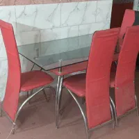 میز غذا خوری شش نفره سالم شیشه ای وچهار عدد صندلی|میز و صندلی غذاخوری|همدان, |دیوار