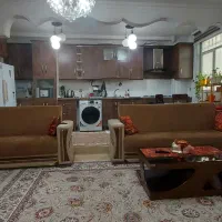 یک دست مبل ۸ نفره تختخواب شو جلو مبلی و ۳تا عسلی