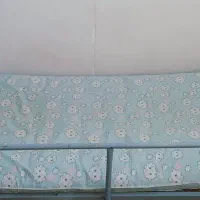 دو عدد تخت همراه خوشخواب