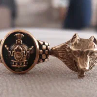 انگشتر گرگ و تاج