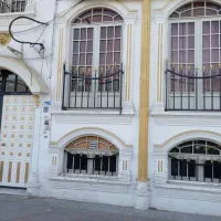 خوابگاه دخترانه عترت ۱ واقع در میدان پونک