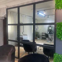 آیینه با قاب آهنی