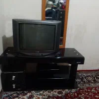 یک عدد تلویزیون